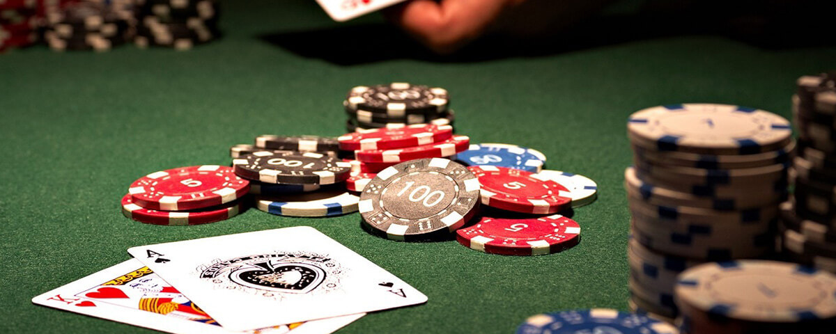 百家乐是一种简单易上手的游戏，也被认为是全球最公平的赌博游戏之一，它从十九世纪即为广受欢迎的扑克游戏。本文将详细介绍百家乐的规则和玩法，帮助您快速上手，从零开始成为百家乐高手！